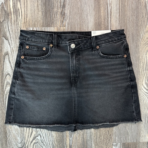 American Eagle Outfitters Dresses & Skirts - American Eagle Women’s Black Denim Mini Skirt - Size: 8
